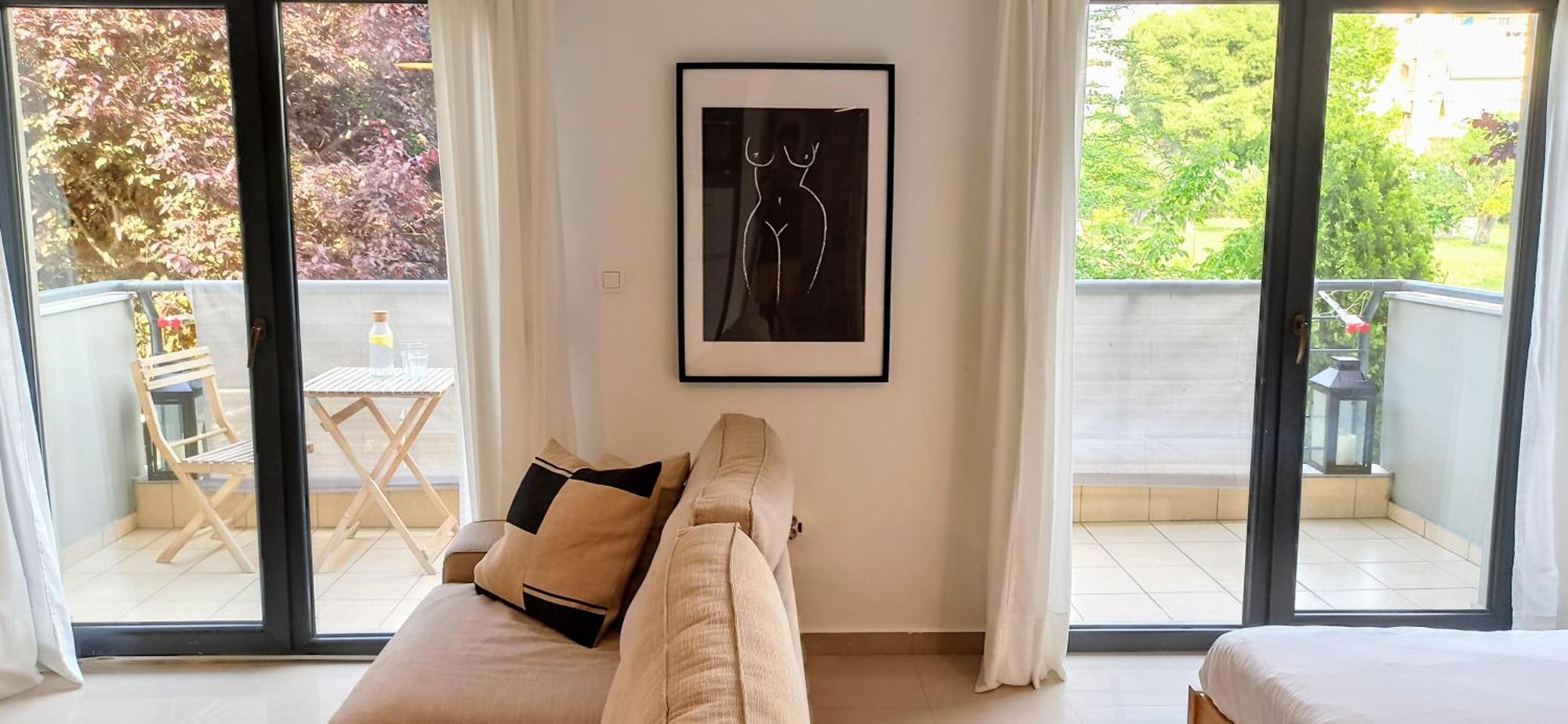 Grand Getaway 300mts From The Apartment